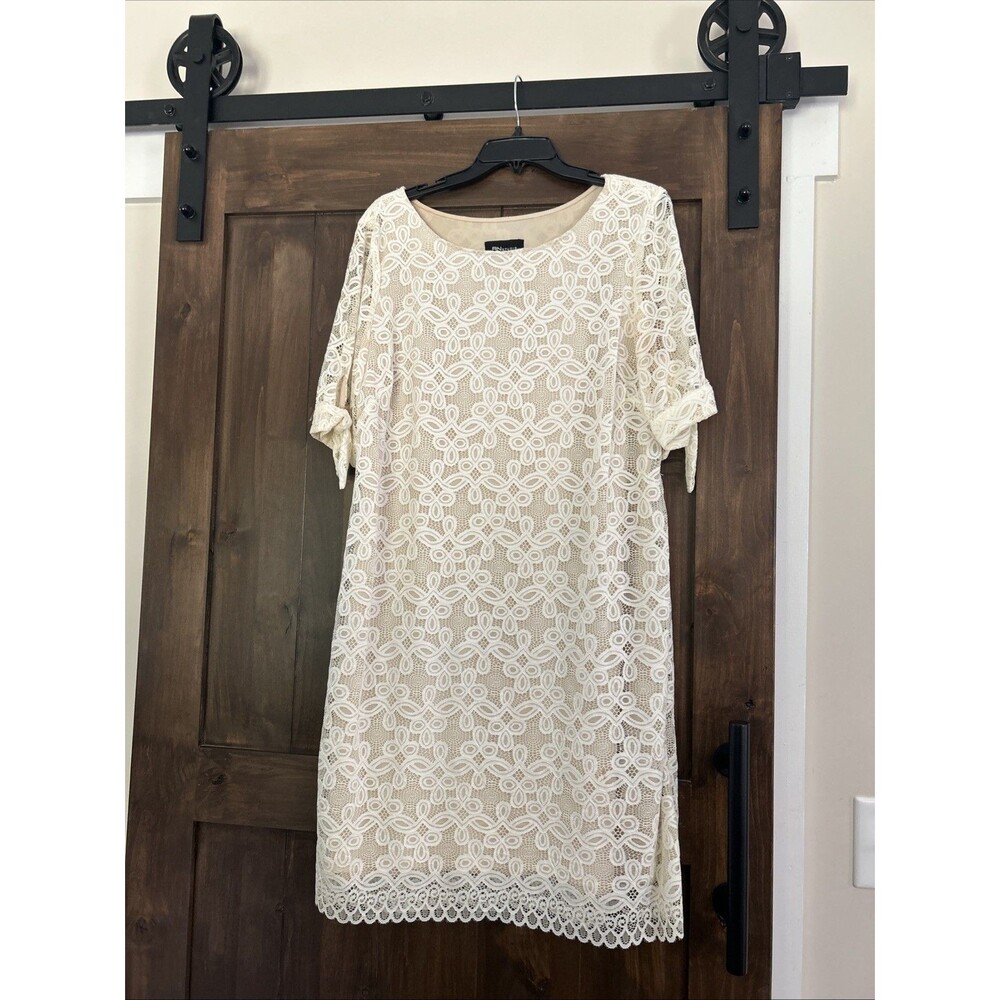 E46 RN Studio Ronnie Nicole Ladies Beautiful Lace Dress - Size 16 EUC